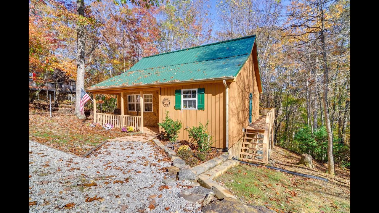 Burnside Resort Cabin with Hot Tub and Outdoor Spots! | Cabins in Burnside