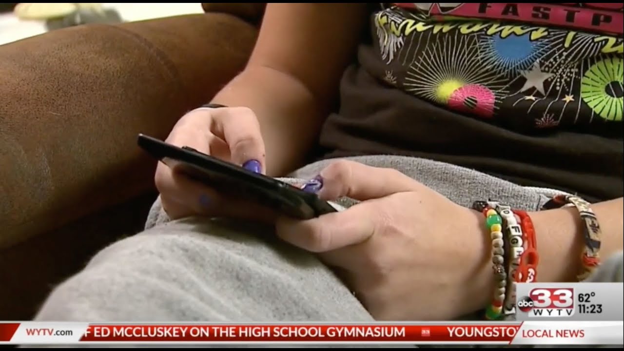 Local expert warns of signs that social media is affecting kids&rsquo; mental health