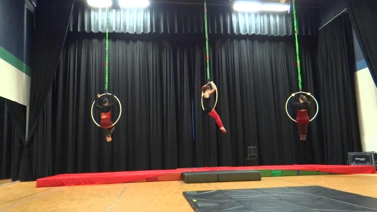Aerial Hoop Group Performance - El Tango de Roxanne Moulin Rouge