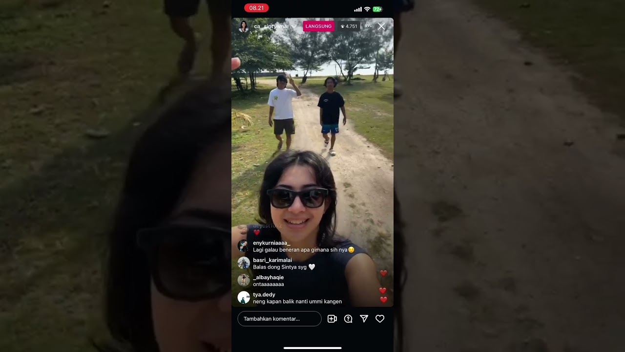 Sintya marisca ngerumpi abidzar dan ummi pipik dipantai tegalmas lampung bersama kawan