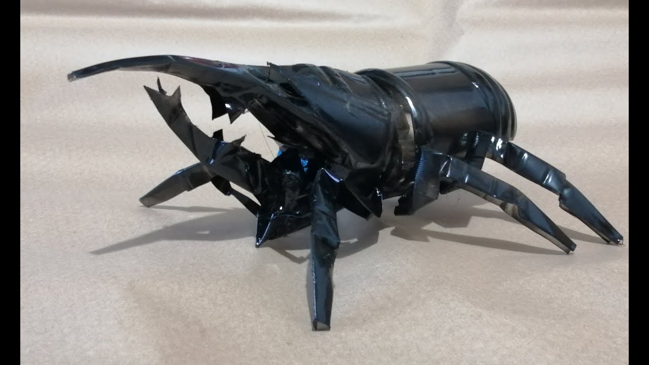 Escultura Escarabajo Hercules de botellas plasticas( Hercules Beetle Sculpture with plastic bottles)