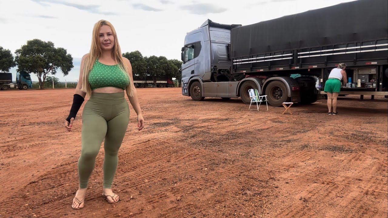 Vamos para fazenda carregar sorgo no silo bolsa para casa..