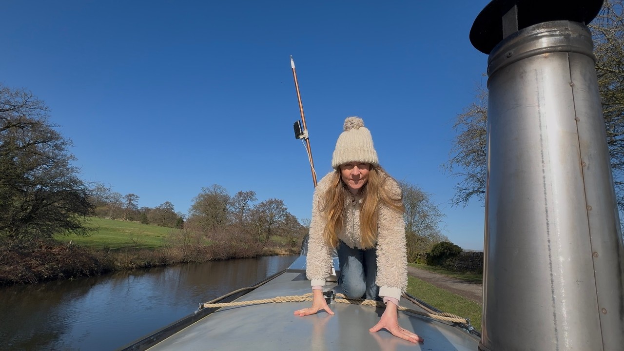 The Truth About Winter on A Narrowboat Living on the UK Canals #275