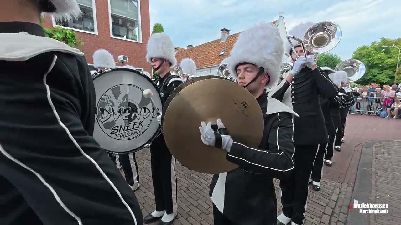SHOW EN DRUMFANFARE ADVENDO - SNEEK