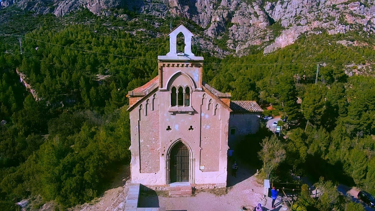 Vistas de Abrera y de la Ermita de la Salut con dron - Bueno27