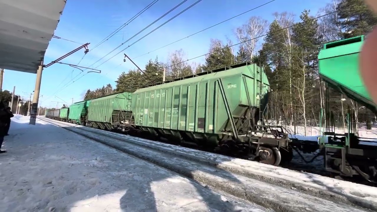 3эс6 с грузовым поездом следует по БМО 