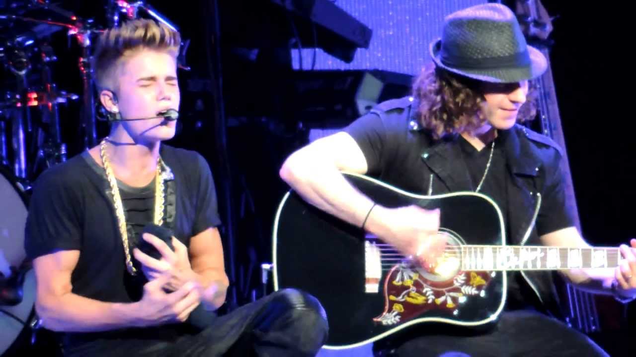 Fall - Justin Bieber at Jingle Ball in LA (HD)