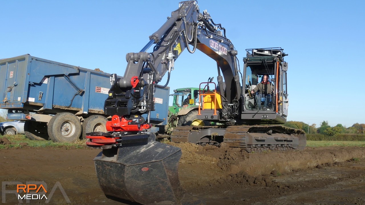 Geoff Cooke's Volvo EC140E and Rototilt