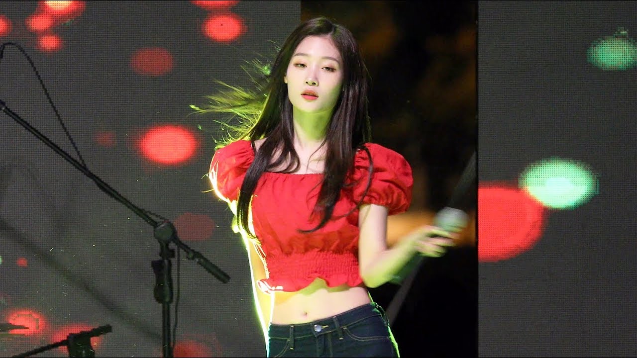 181027 다이아(DIA) 정채연(Chaeyeon) - 그 길에서 (On The Road) [동탄굿마켓] 4K 직캠 by 비몽