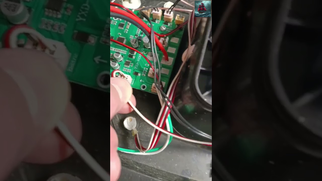 Flytec v030 /Флайтек v030 - комплексная модернизация прикормочного кораблика, часть 1 #flytec #boat