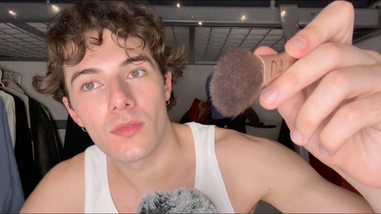 ASMR con brocha y mouth sounds