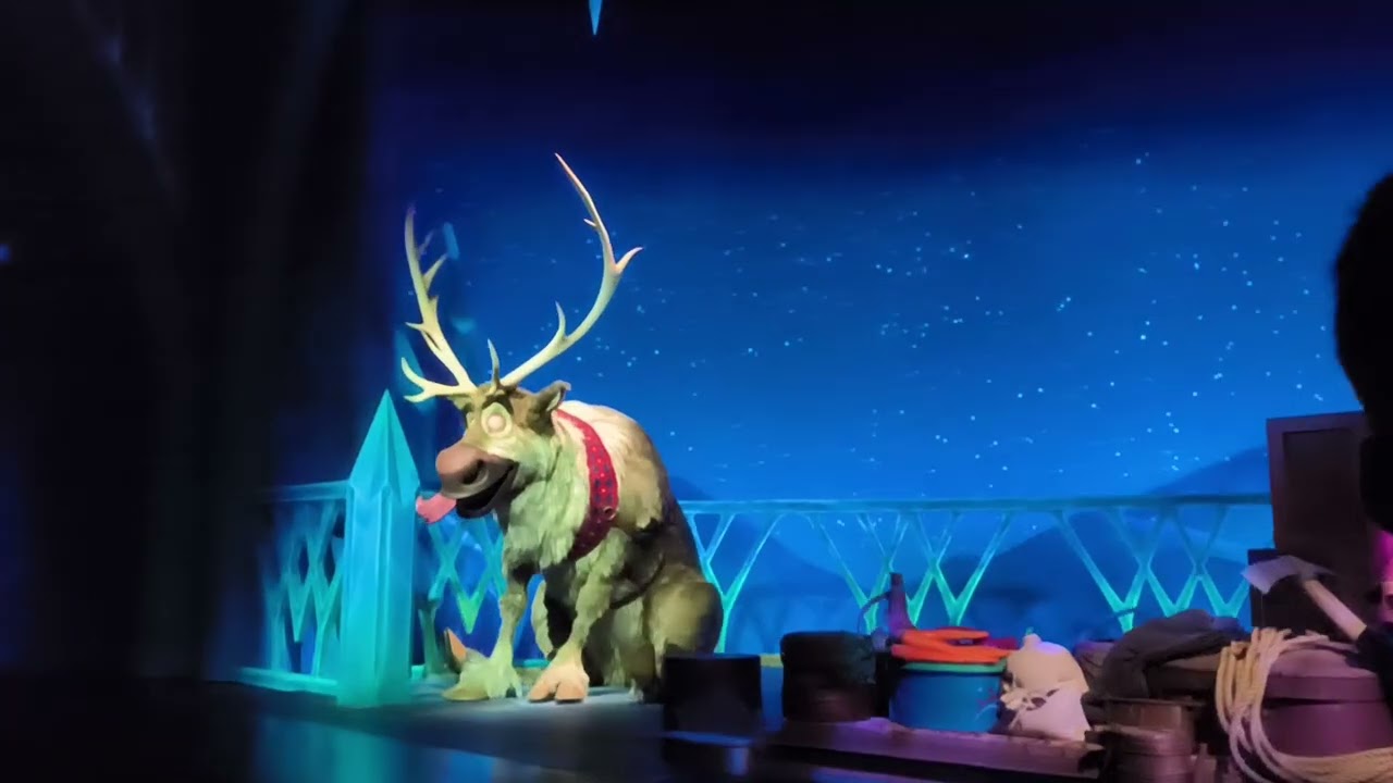 Grabe ung tili 🤣...........                                            @HKDisneylandResort 