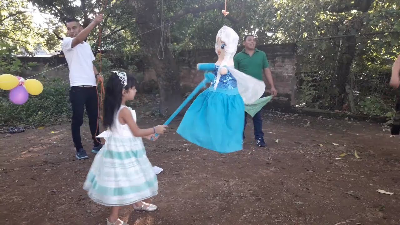 HORA DE REVENTAR LA PIÑATA FELIZ CUMPLEAÑOS PAOLA El salvador 4x4