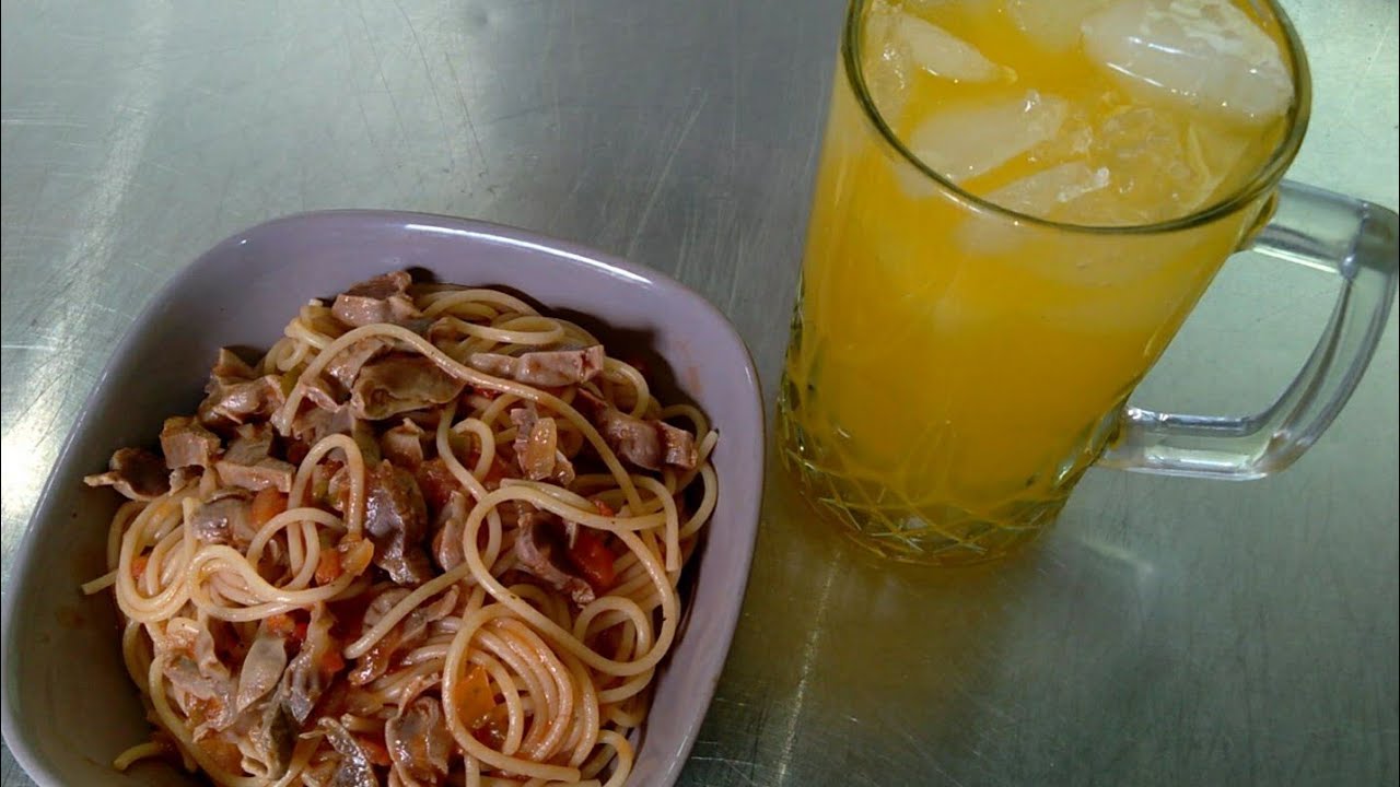 ESPAGUETIS CON MOLLEJAS E SALSA DE TOMATE