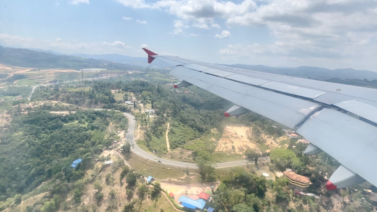 Aterrizaje soleado en Bucaramanga Palonegro Intl. Avianca Airbus A320