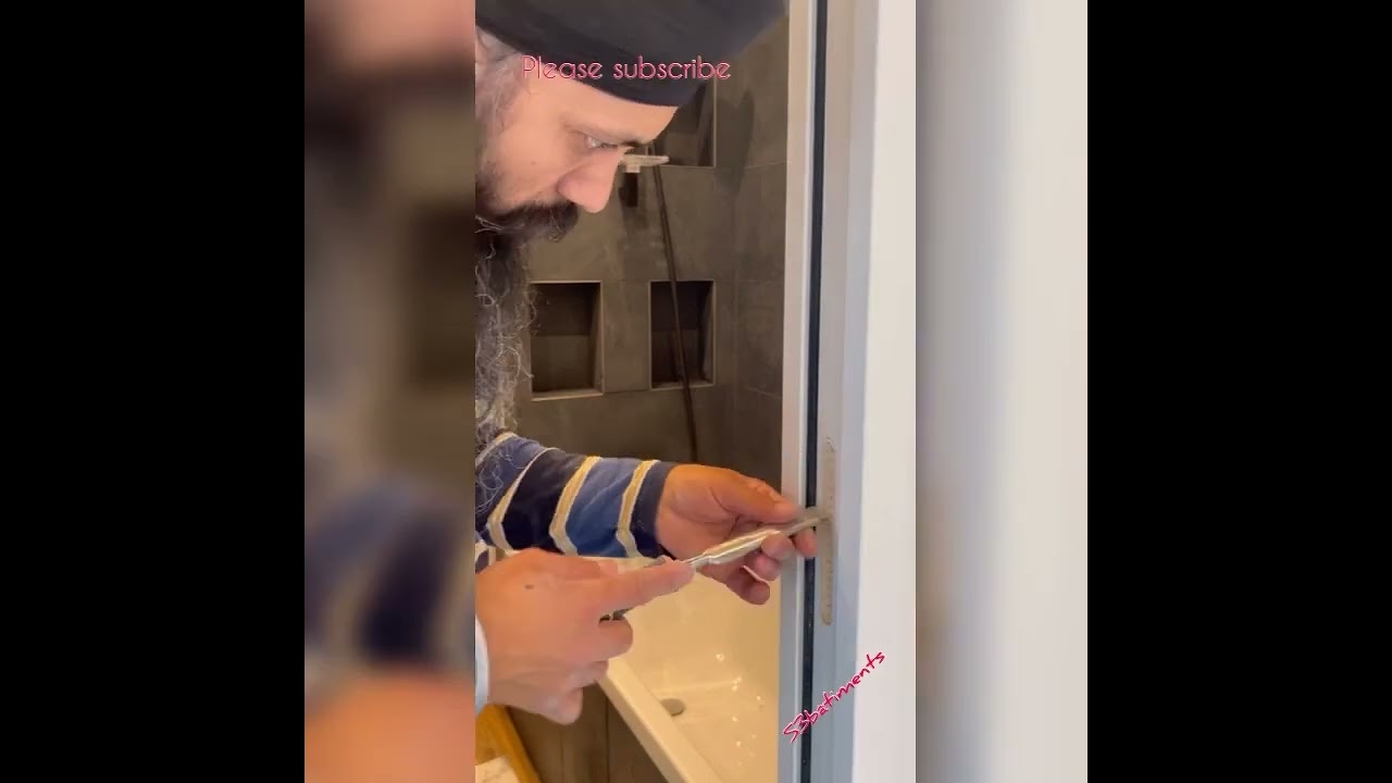 Installation d&rsquo;une serrure sur la porte coulissante/ sliding door lock