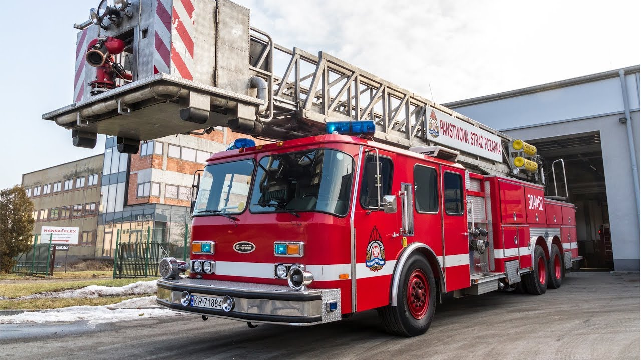 Q2b + PA300 - 1993 E-One Hurricane Tower Ladder - 304[K]52 Polish Fire Service