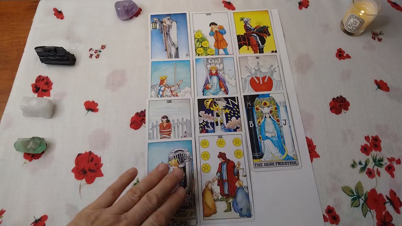 KTO O TOBIE MYŚLI PRZY GOLENIU? #tarot 🍀