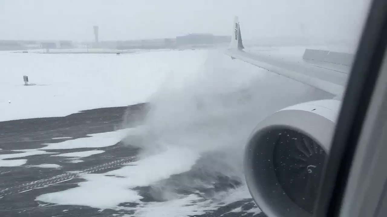 WestJet Boeing 737MAX8 | Landing | WS704 | RWY33L | CYYZ