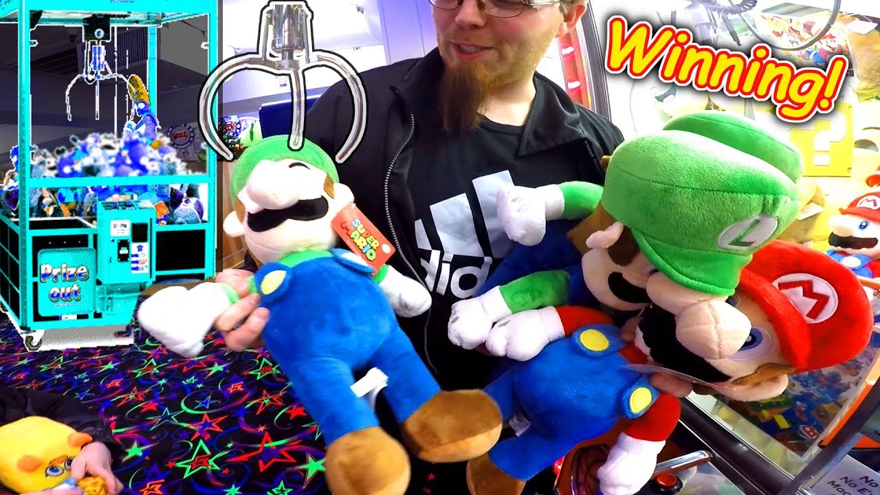 Выигрышный лот мягких игрушек Super Mario Bros из игрового автомата в игровом зале и многое другое!