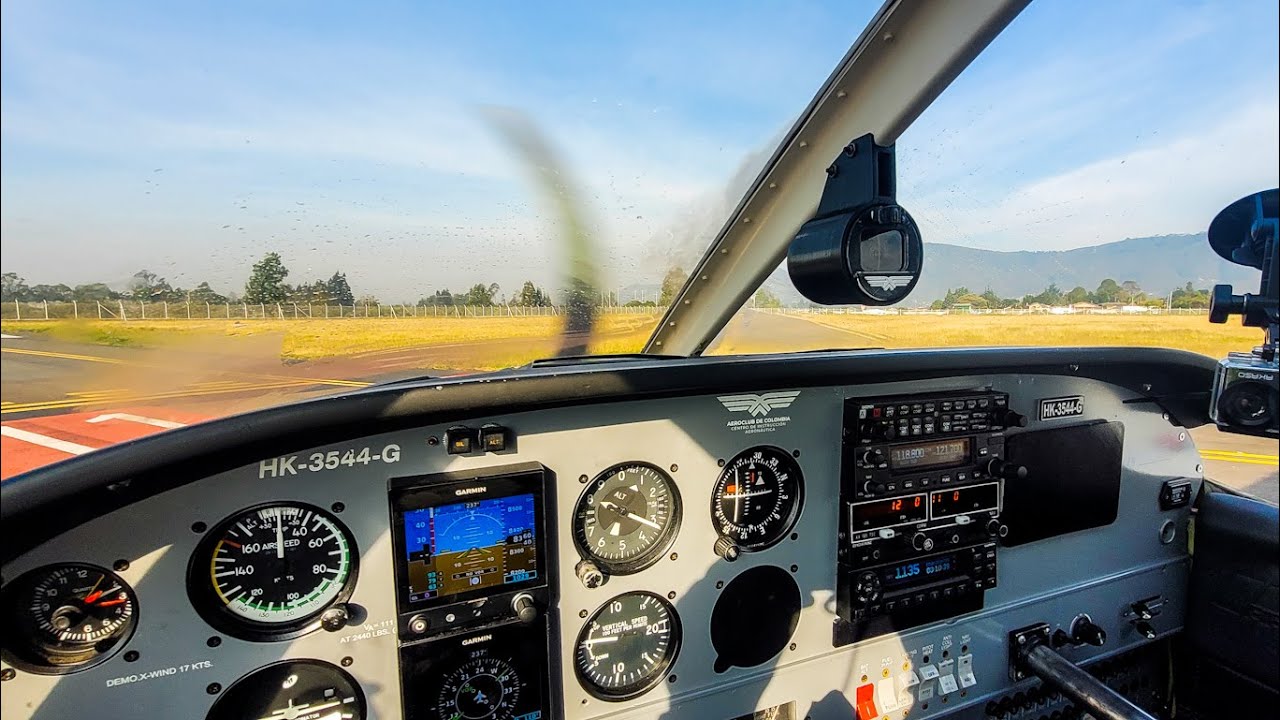 Despegue en cabina de Guaymaral (Segundo Aeropuerto de Bogotá) | Piper PA28