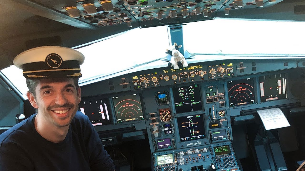 Qantas A330 Business Class & Cockpit | Brisbane - Narita