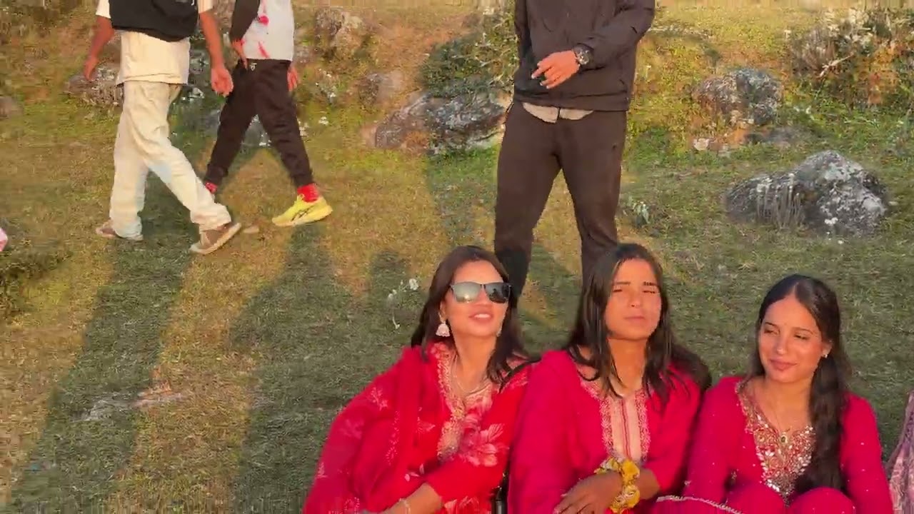 Deusi ko Picnic maa ramairaa 