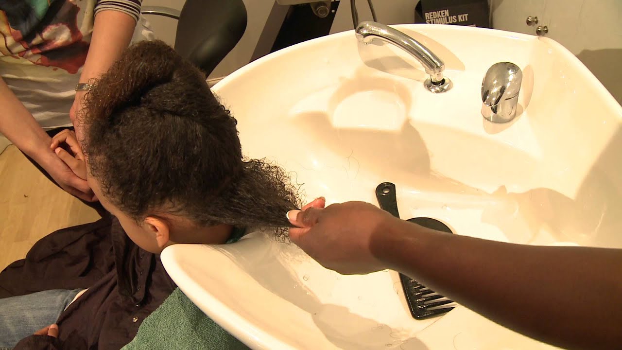 Detangling Mixed-Race Curly Hair