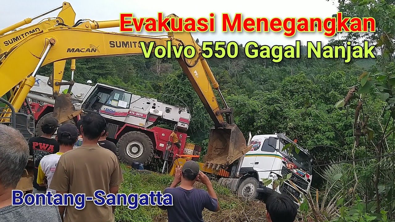 Evakuasi Tersulit Truk Trailer Volvo 550 Muatan Crane Raptor 40 Ton yang Temundur Masuk Jurang