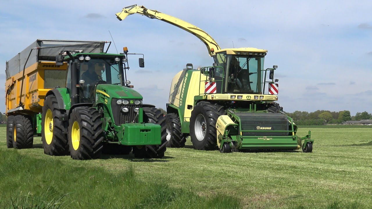 Gras hakselen Wemekamp met Krone BigX 650 en John Deere 7930 & 6910 - deel 2/2 (2017)