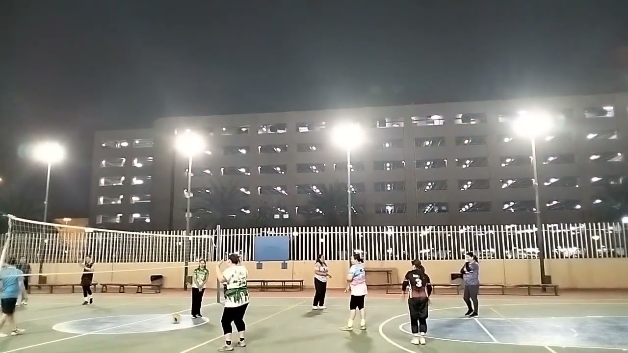 Saya maglaro ng Volleyball