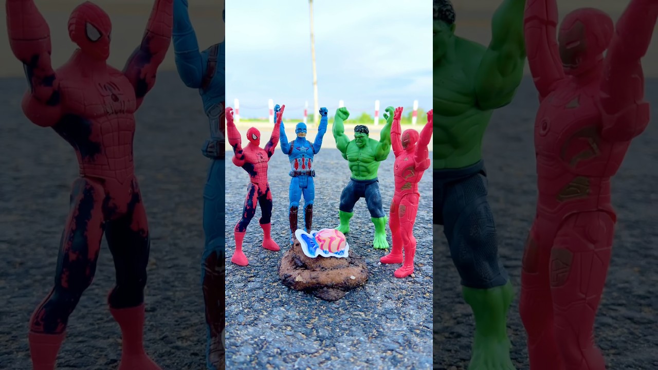 Who went to the toilet in the wrong place ? #marvel #spiderman #hulk