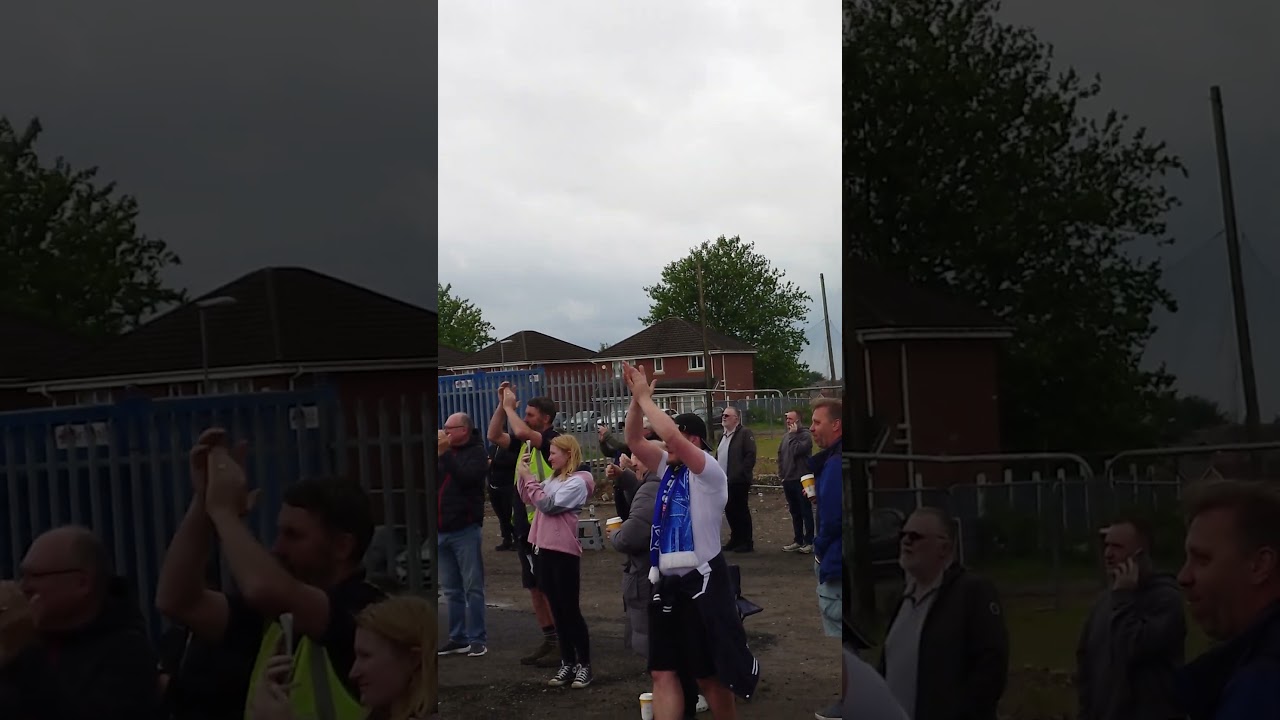 Mickey Mellon making an appearance #oafc #nonleague #football #soccer #vanarama #shorts #footie
