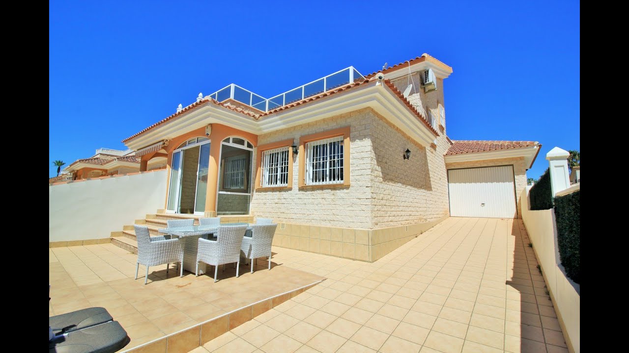 Villa with private garage in Los Dolses - Take the Tour with Liam! 249,990€