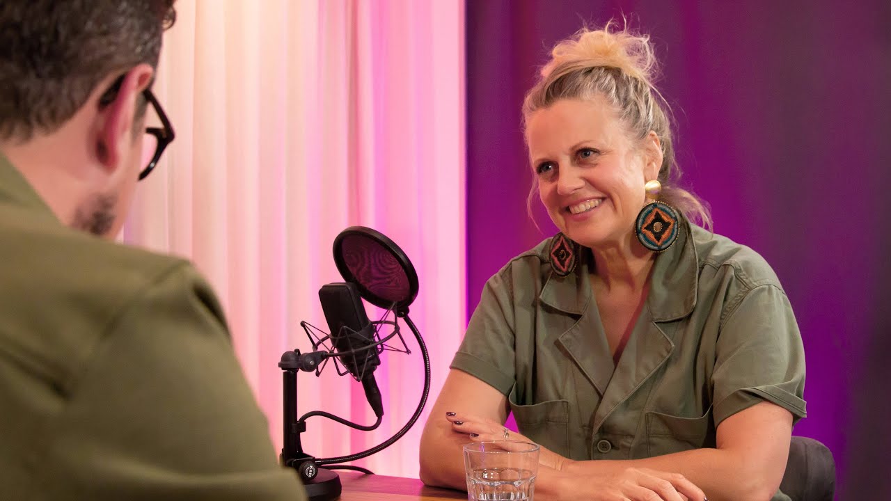 Barbara Schöneberger über Narrenfreiheit in TV & Radio, ihre Show-Karriere & Alarm beim Rundfunkrat