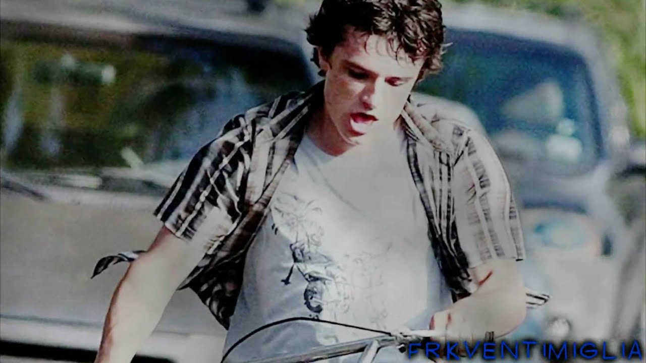 Josh Hutcherson // All the right moves   ChristmasGift for iCRLH20