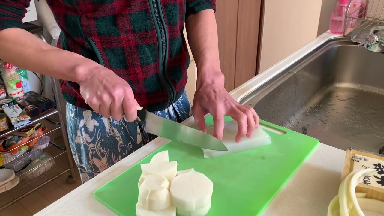 【孤独のキッチン】業スー煮豚アレンジ大根の煮物