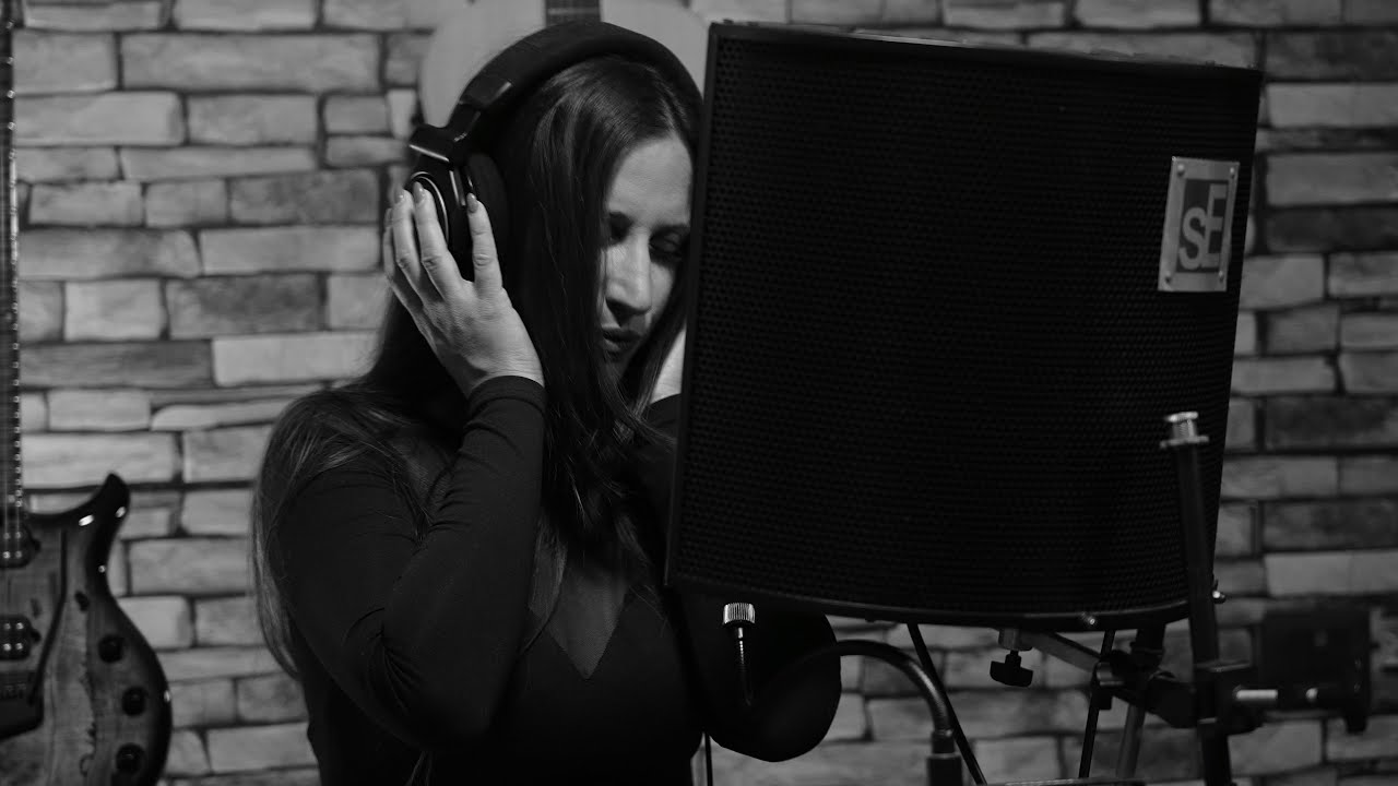Between Two Points - David Gilmour with Romany Gilmour (Cover Gabriella Greco & Ale Di Mauro)