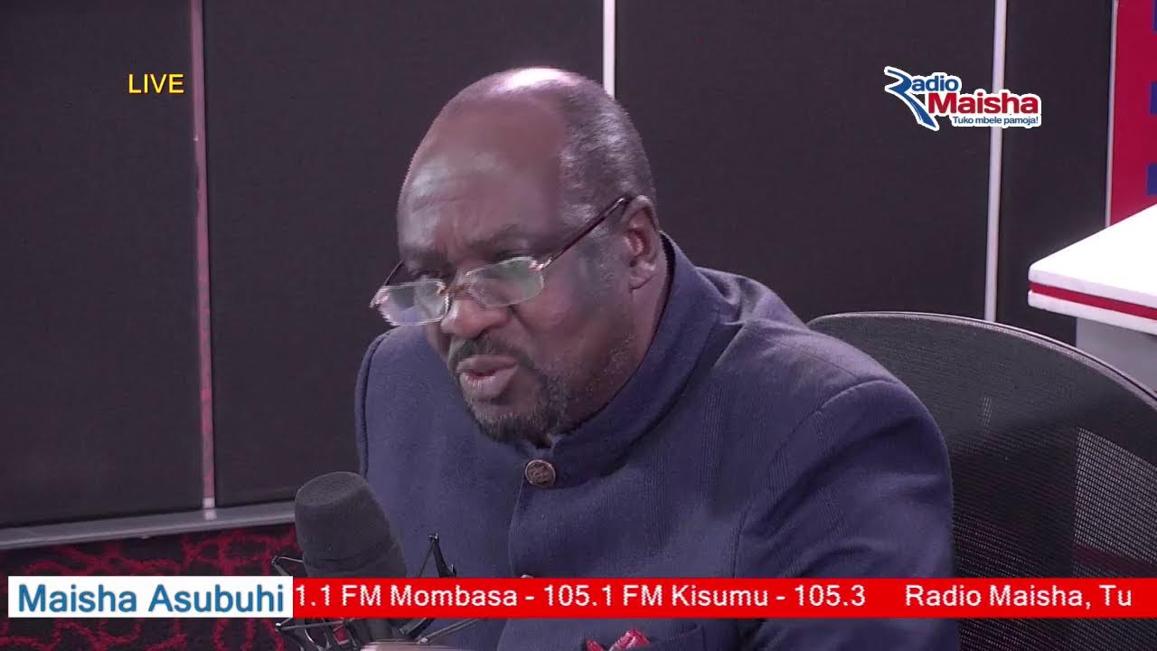 Profesa kagwanja studioni akichambua maswala yaliyotokea Venezuela na maswala ya kimataifa.
