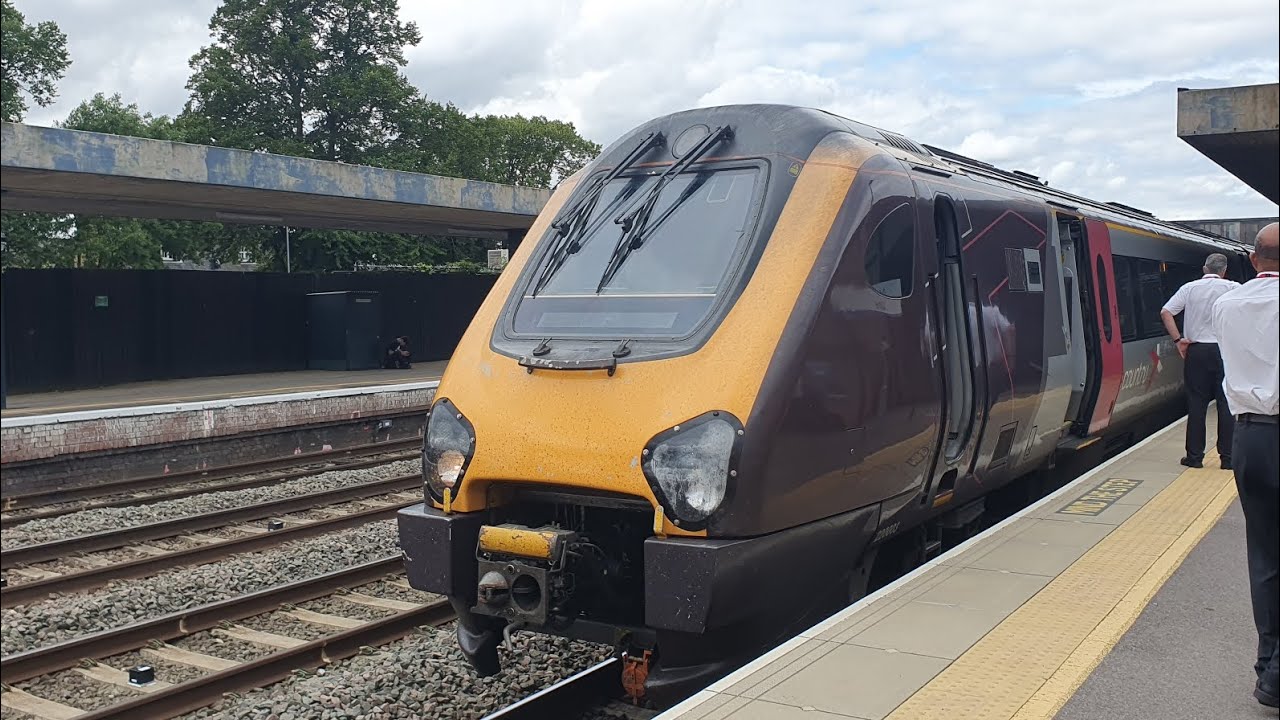 *Thrash* Voyager Class 220 003