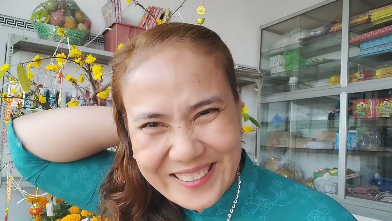 Mùng 3 Tết Của Cô Tiên Miền Tây Bán Trái Cây 