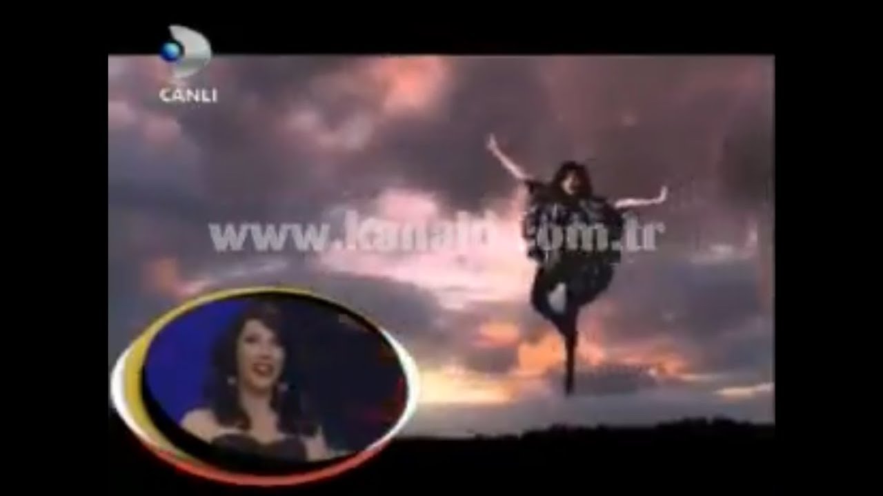 Hande Yener “Hayrola” Klibi Uçma Sahnesi | Beyaz Show - 2009