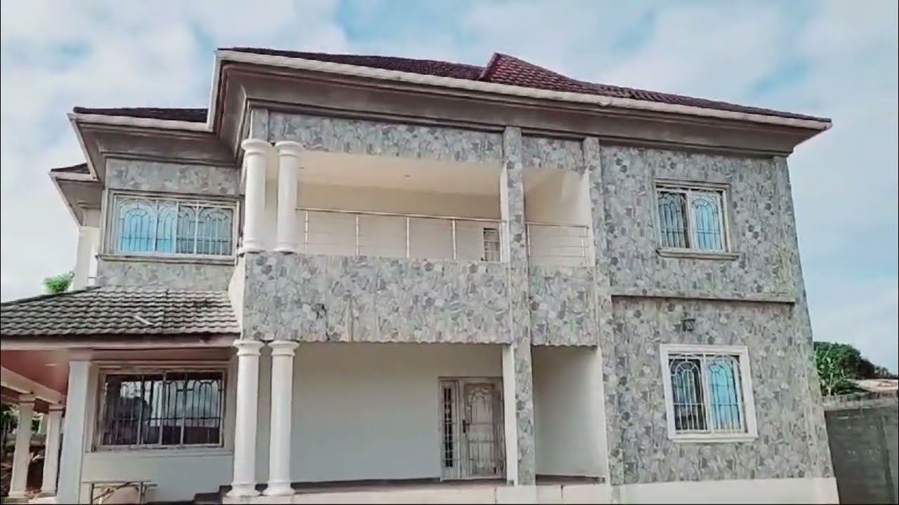 Modern 4 bedrooms house in Rehab Paynesville, Liberia
