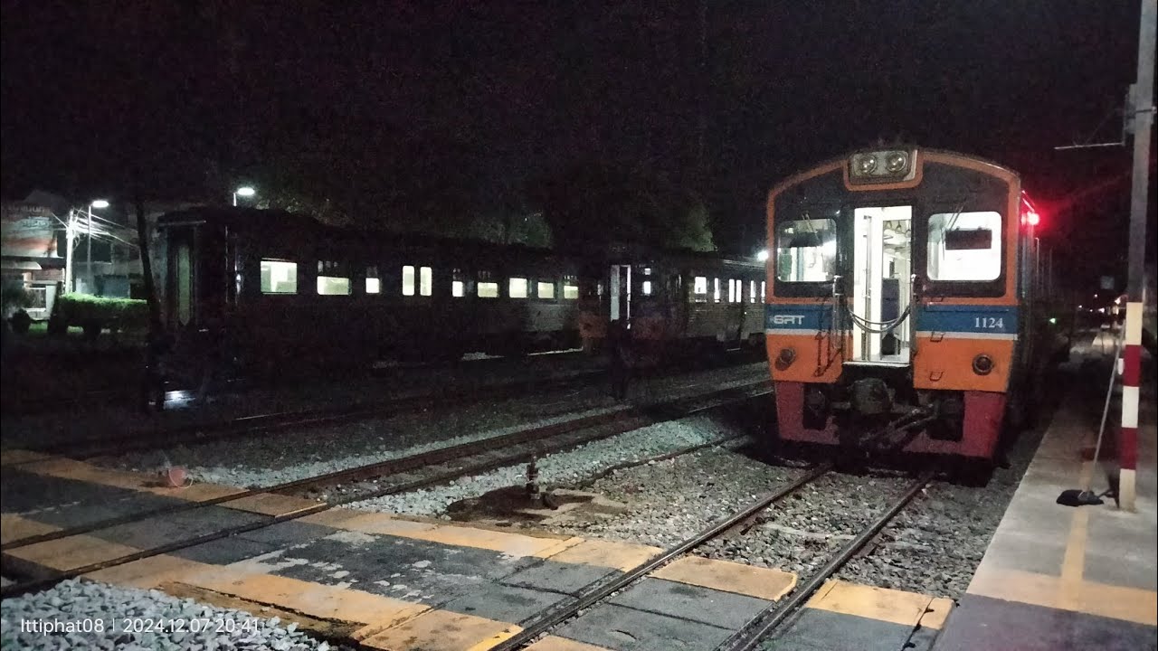 มาชมการสับเปลี่ยนรถดีเซลรางในย่านสถานีรถไฟลพบุรี