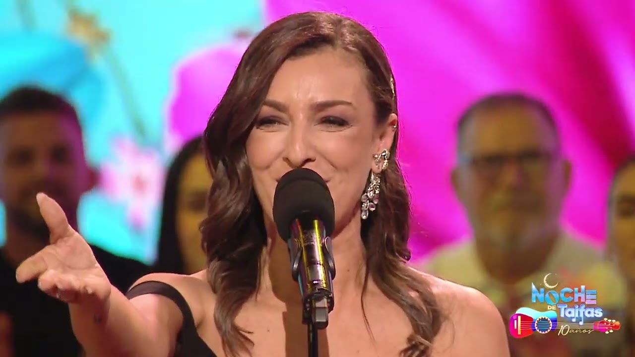 Mara Barros canta ME NACE DEL CORAZ&Oacute;N