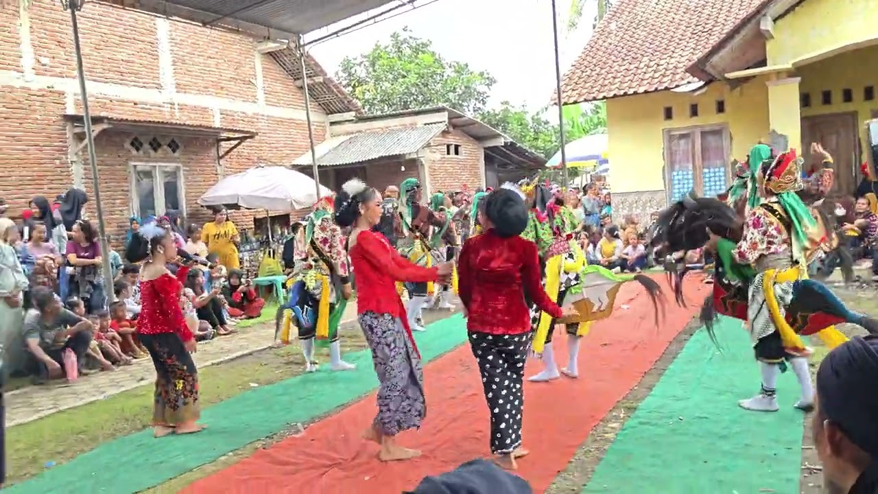 Bersama 3 Mba Lengger Cantik  ,, Erika, Ninda, Sifa  💗  Satria Jati Budaya  💃🏻  ,, Slarang Kesugihan