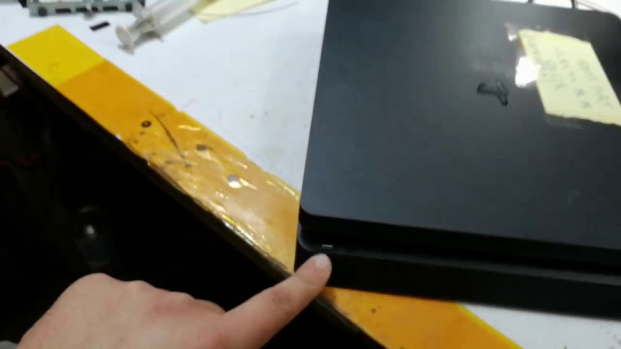 PS4 slim connecteur HDMI