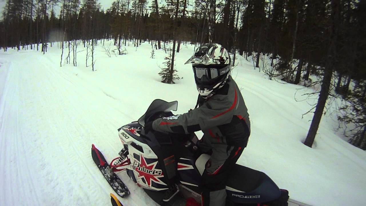 Kelkkailua ukkohalla-Paljakka