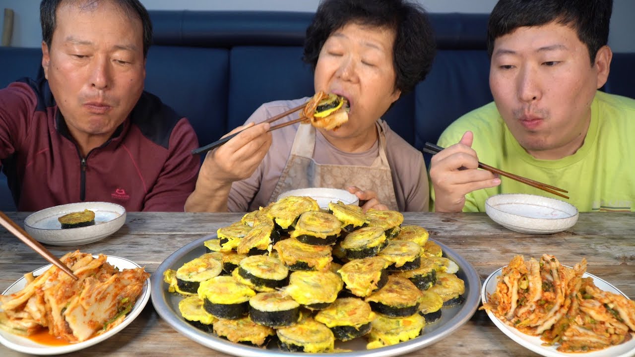 돌돌 만 김밥을 계란 묻혀 맛있게 구운 [[김밥전(Gimbap jeon)]] 요리&먹방!! - Mukbang eating show