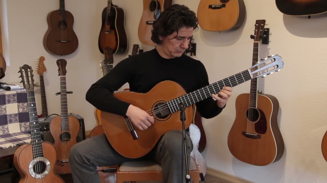 Mario Novelli 1988 - amazing classical guitar by a great luthier - entirely handbuilt - sounds great